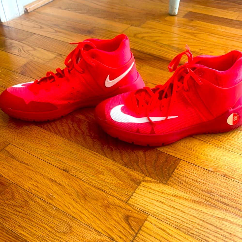 Nike KD Trey Crimson 5 - worn only a few times goos condition & very clean